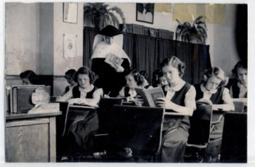 1915 st mary art and sewing class